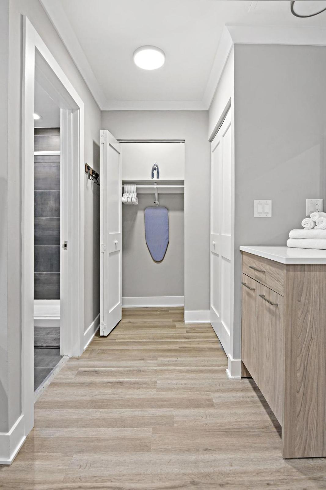Cozy Modern Studio in Lakeview near Lincoln Park Main image 2
